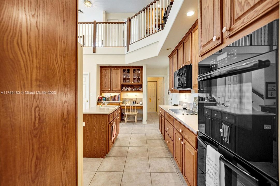 最近售出: $995,000 (5 贝兹, 5 浴室, 3561 平方英尺)