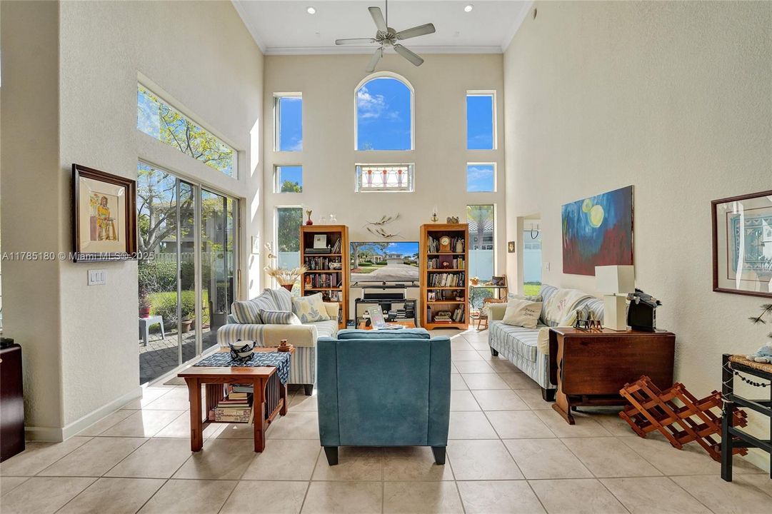 最近售出: $995,000 (5 贝兹, 5 浴室, 3561 平方英尺)