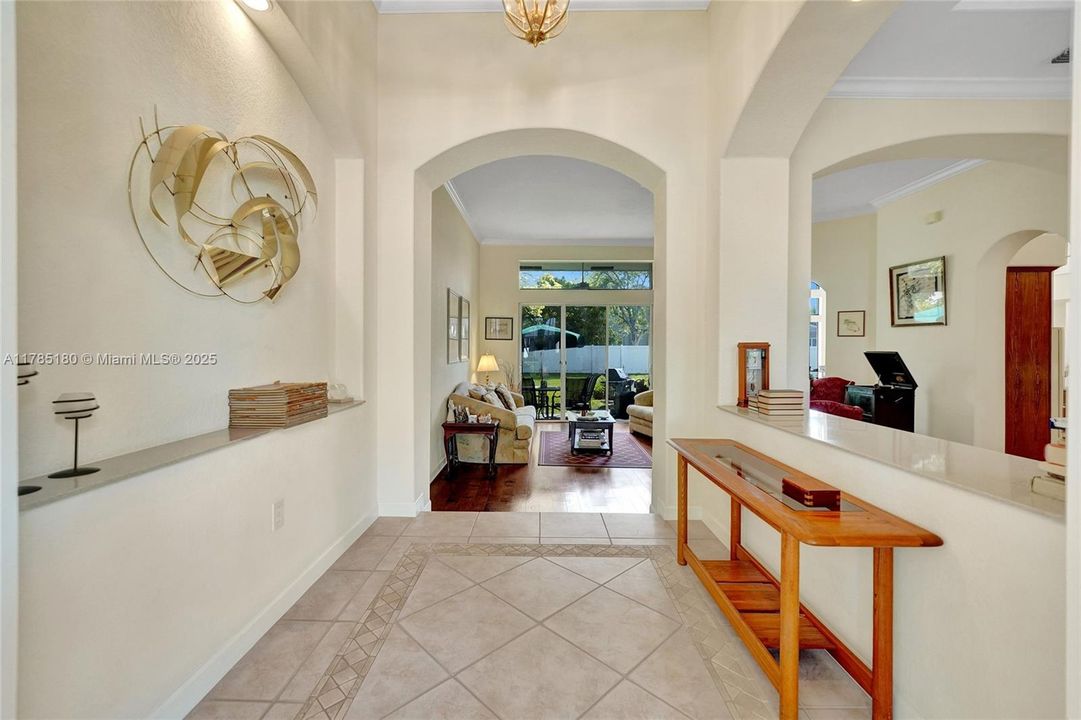 最近售出: $995,000 (5 贝兹, 5 浴室, 3561 平方英尺)