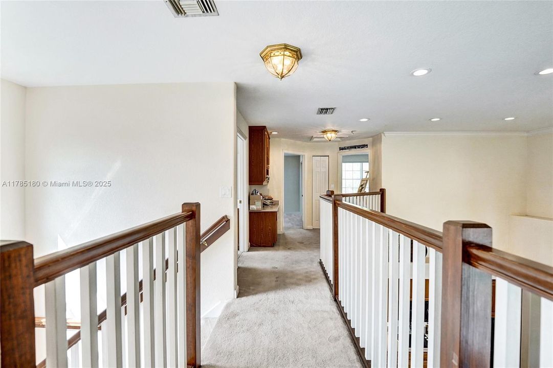 最近售出: $995,000 (5 贝兹, 5 浴室, 3561 平方英尺)