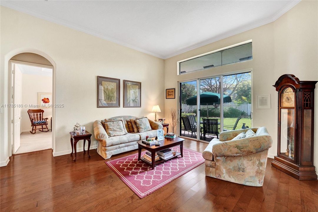 最近售出: $995,000 (5 贝兹, 5 浴室, 3561 平方英尺)