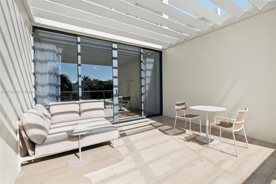 Vendido Recientemente: $1,150,000 (0 camas, 1 baños, 702 Pies cuadrados)