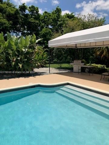 Recently Rented: $6,400 (5 beds, 3 baths, 3733 Square Feet)