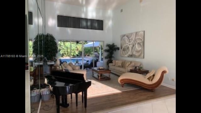 Recently Rented: $6,400 (5 beds, 3 baths, 3733 Square Feet)