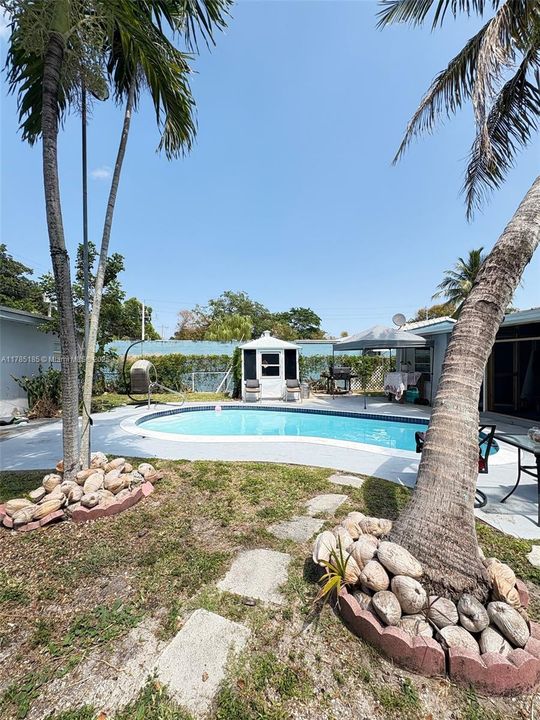 Recientemente alquilado: $1,250 (1 camas, 1 baños, 345 Pies cuadrados)