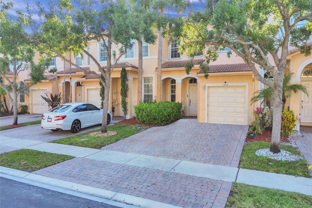 Recently Sold: $435,000 (3 beds, 2 baths, 1530 Square Feet)