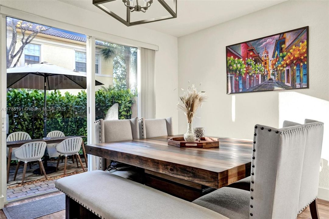 Recently Sold: $435,000 (3 beds, 2 baths, 1530 Square Feet)