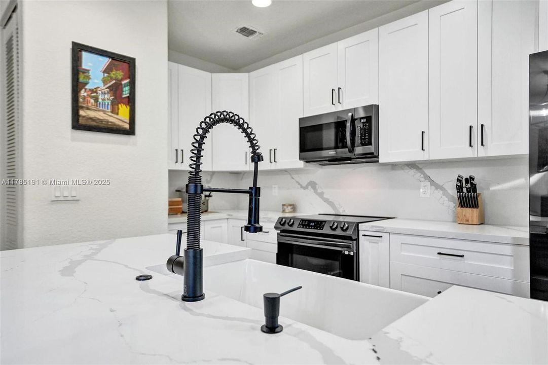 Recently Sold: $435,000 (3 beds, 2 baths, 1530 Square Feet)