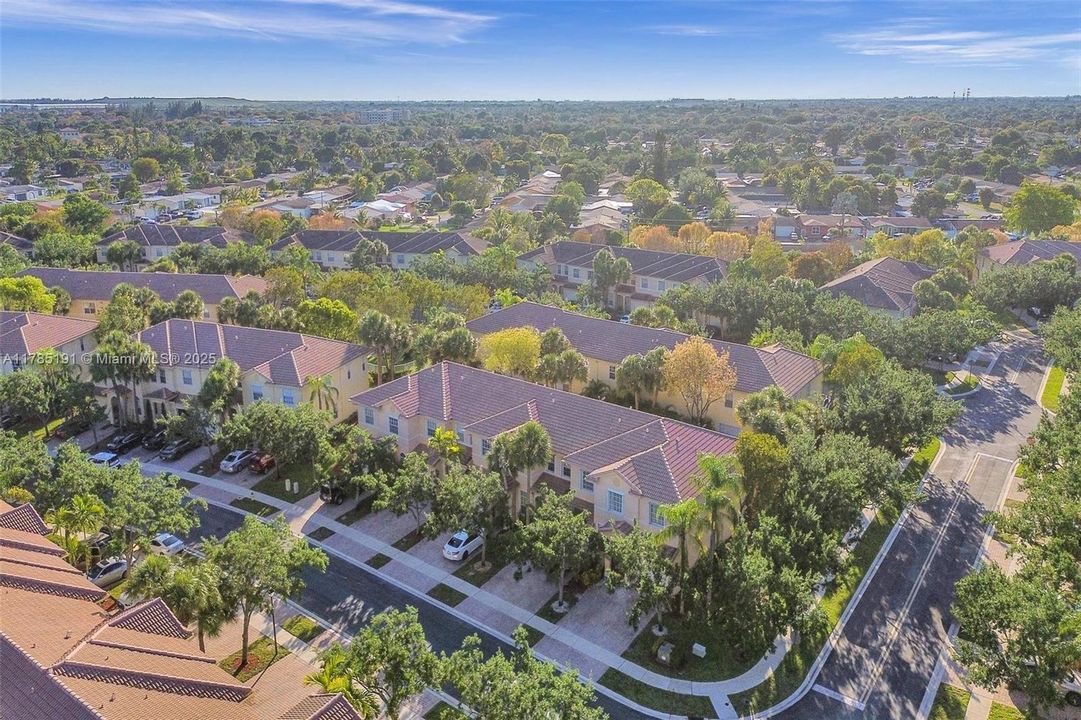 Recently Sold: $435,000 (3 beds, 2 baths, 1530 Square Feet)