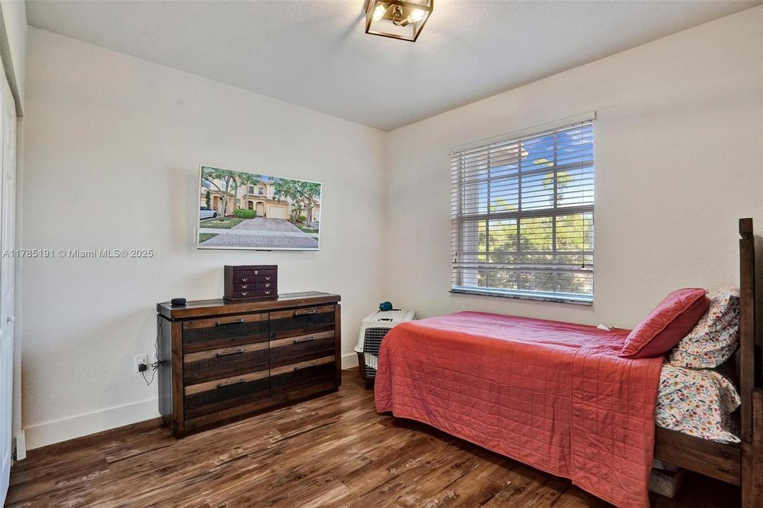 Recently Sold: $435,000 (3 beds, 2 baths, 1530 Square Feet)