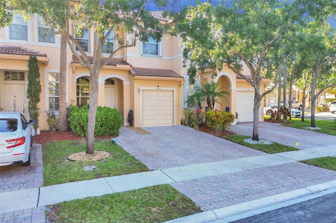 Recently Sold: $435,000 (3 beds, 2 baths, 1530 Square Feet)