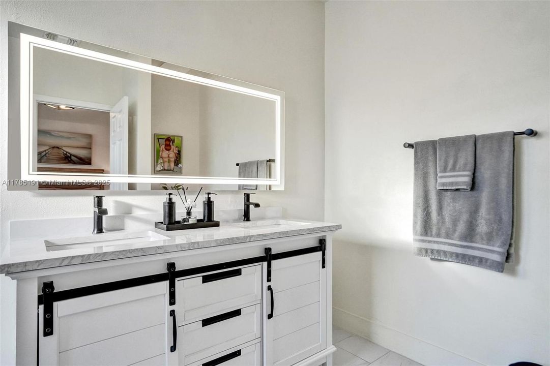 Recently Sold: $435,000 (3 beds, 2 baths, 1530 Square Feet)