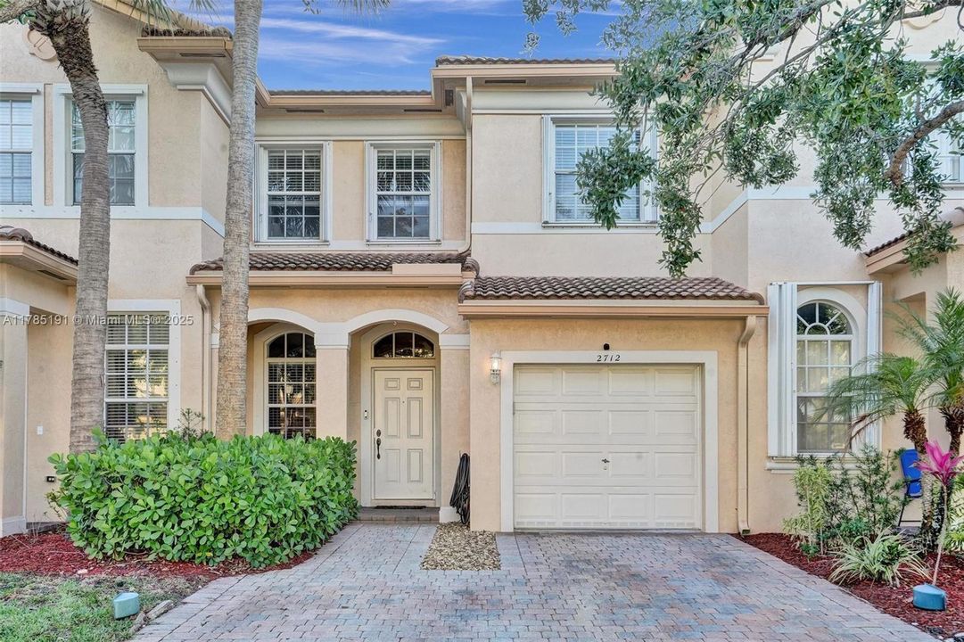 Recently Sold: $435,000 (3 beds, 2 baths, 1530 Square Feet)