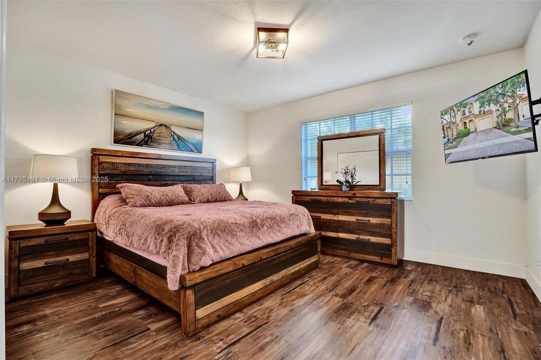 Recently Sold: $435,000 (3 beds, 2 baths, 1530 Square Feet)