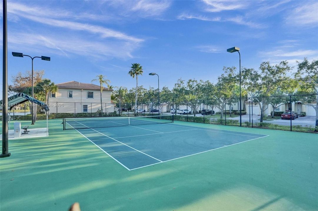 Recently Sold: $435,000 (3 beds, 2 baths, 1530 Square Feet)