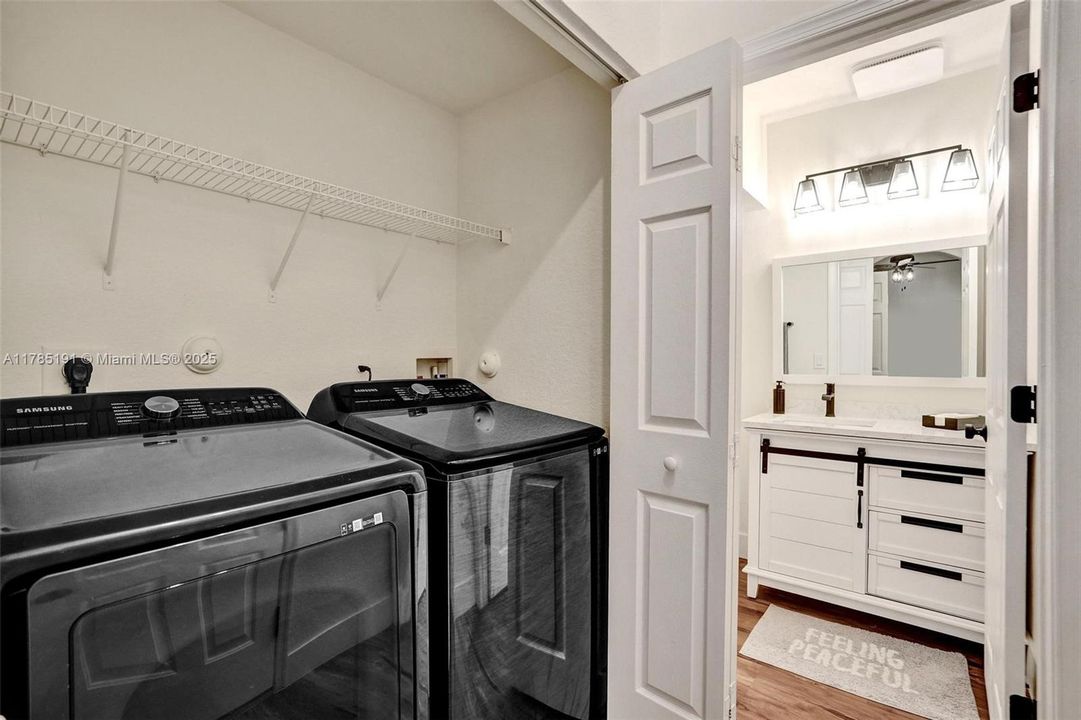 Recently Sold: $435,000 (3 beds, 2 baths, 1530 Square Feet)