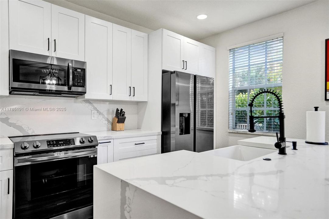 Recently Sold: $435,000 (3 beds, 2 baths, 1530 Square Feet)