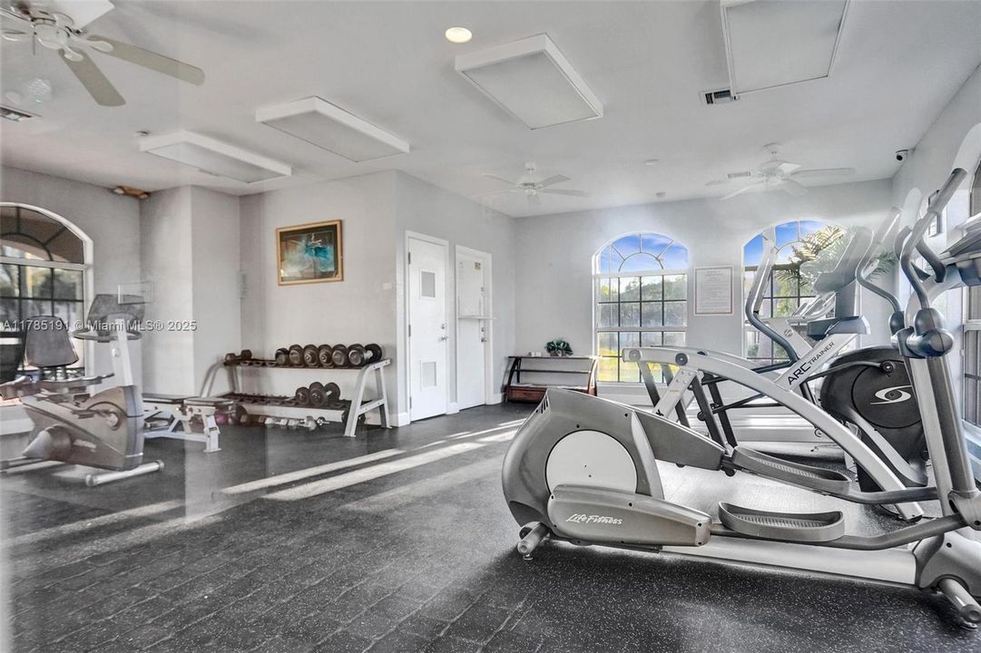 Recently Sold: $435,000 (3 beds, 2 baths, 1530 Square Feet)