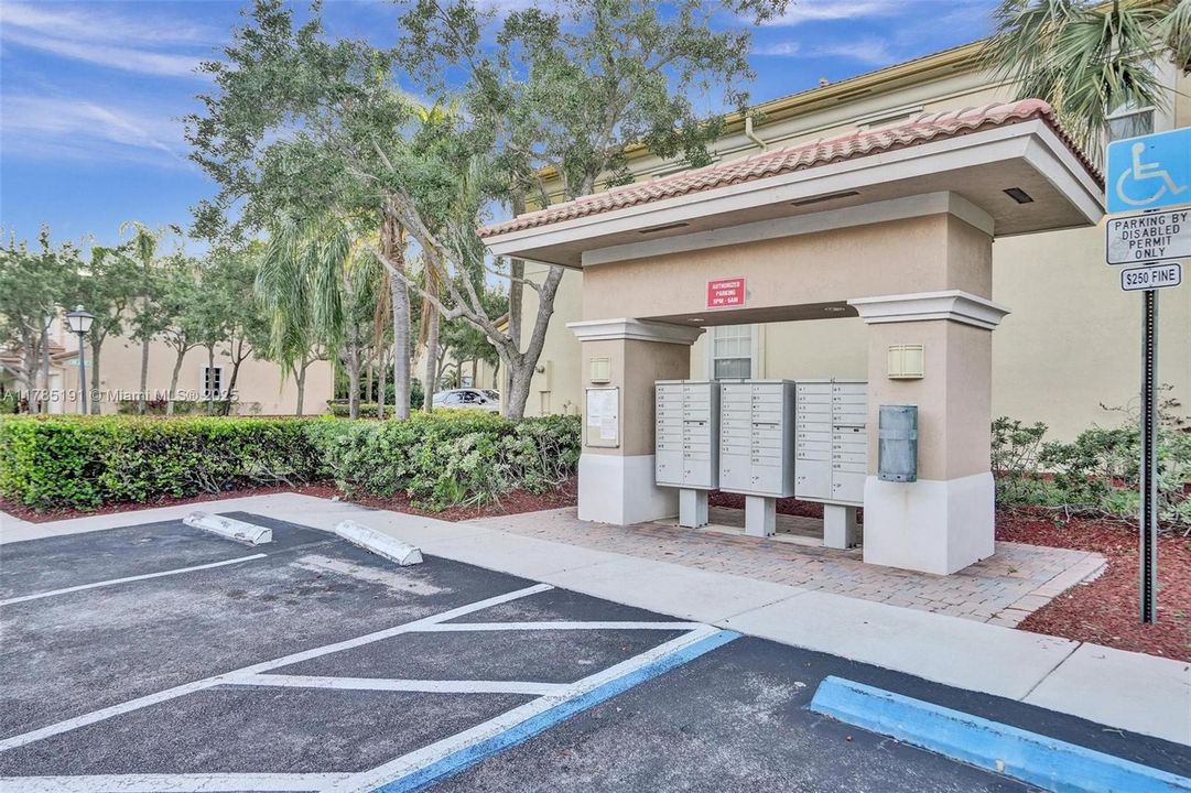 Recently Sold: $435,000 (3 beds, 2 baths, 1530 Square Feet)