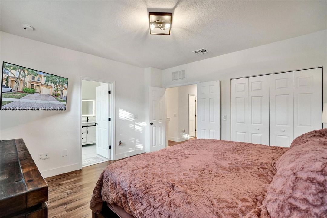 Recently Sold: $435,000 (3 beds, 2 baths, 1530 Square Feet)