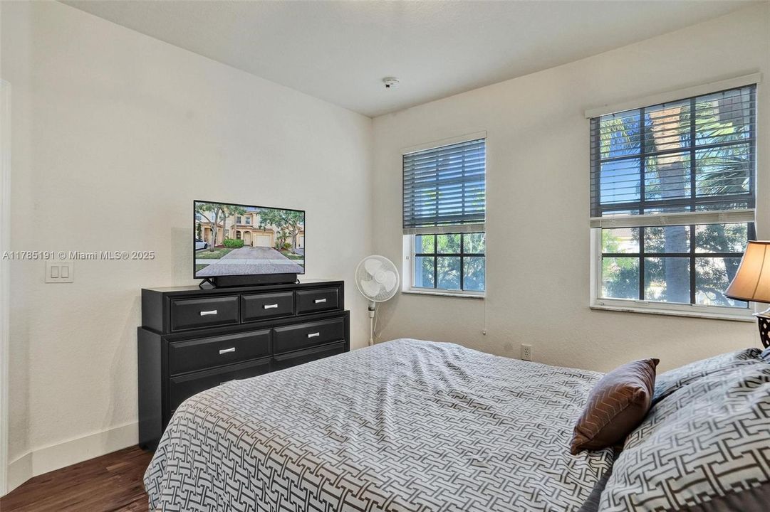 Recently Sold: $435,000 (3 beds, 2 baths, 1530 Square Feet)