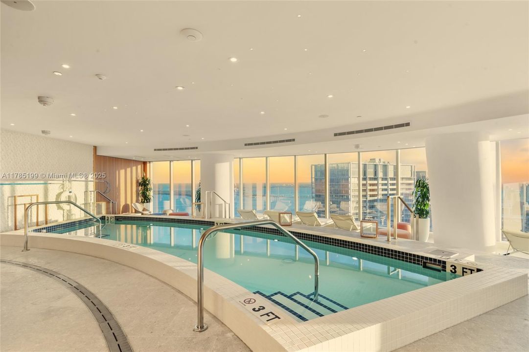 На продажу: $3,900,000 (3 спален, 3 ванн, 2414 Квадратных фут)