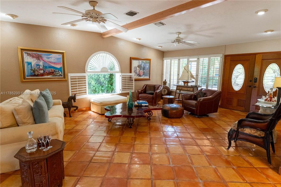 En Venta: $1,650,000 (3 camas, 2 baños, 3747 Pies cuadrados)