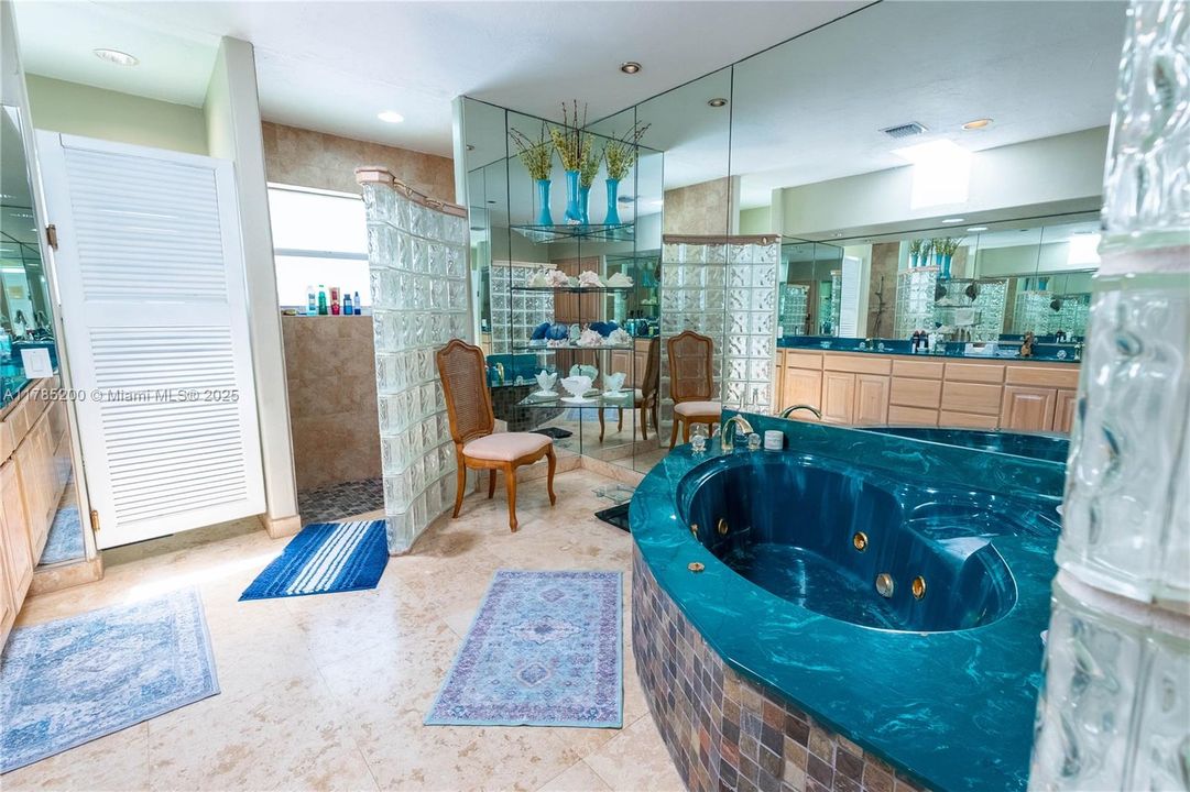 En Venta: $1,650,000 (3 camas, 2 baños, 3747 Pies cuadrados)