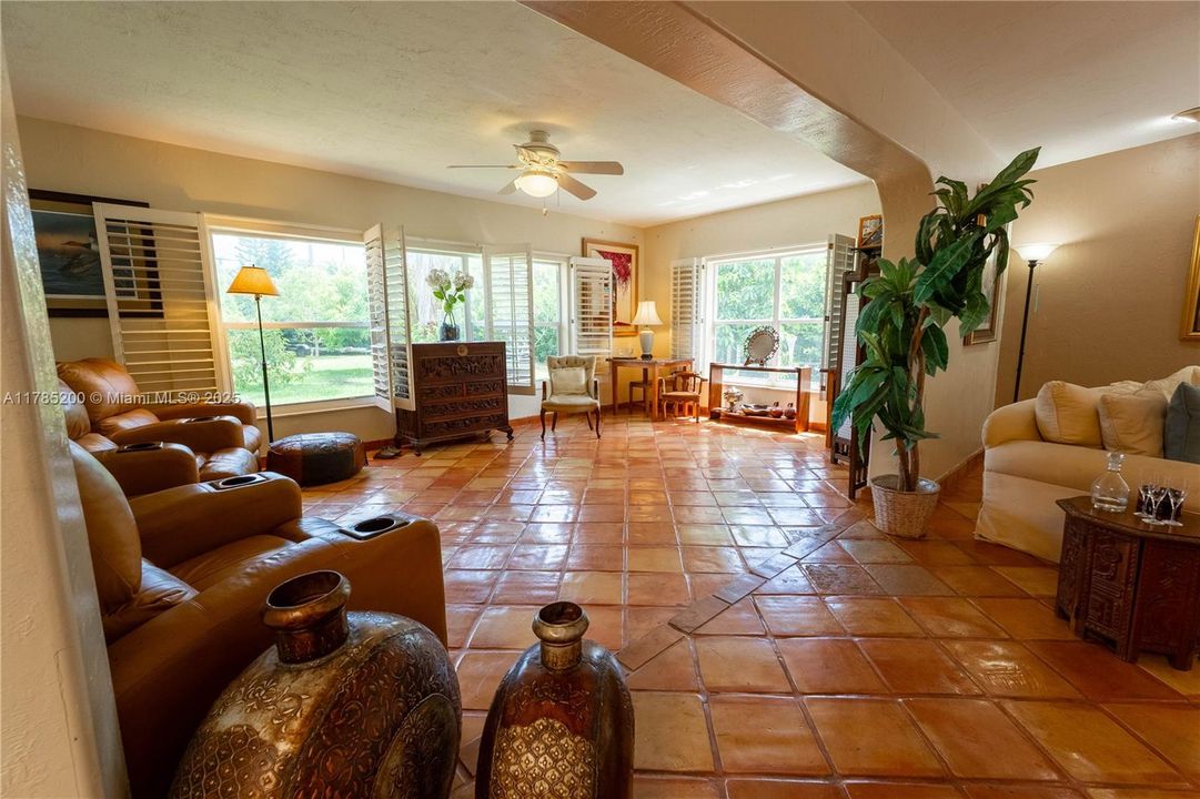 En Venta: $1,650,000 (3 camas, 2 baños, 3747 Pies cuadrados)