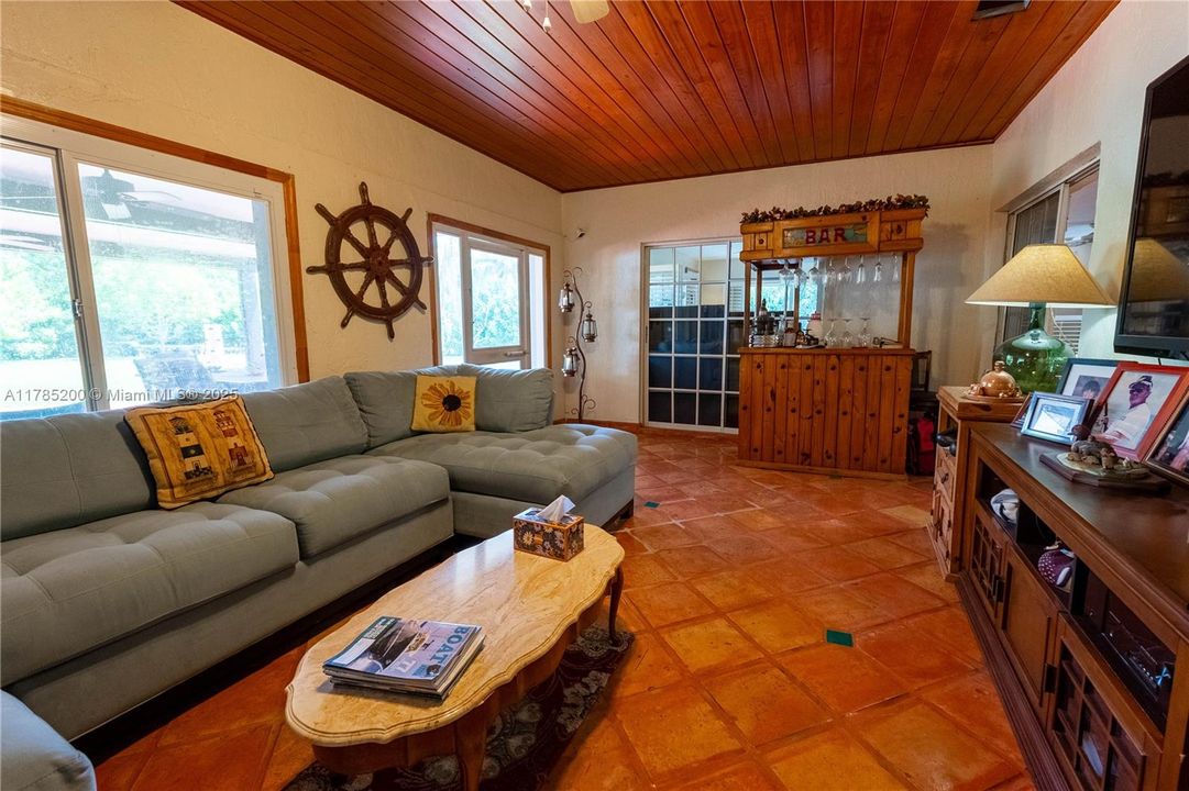 En Venta: $1,650,000 (3 camas, 2 baños, 3747 Pies cuadrados)