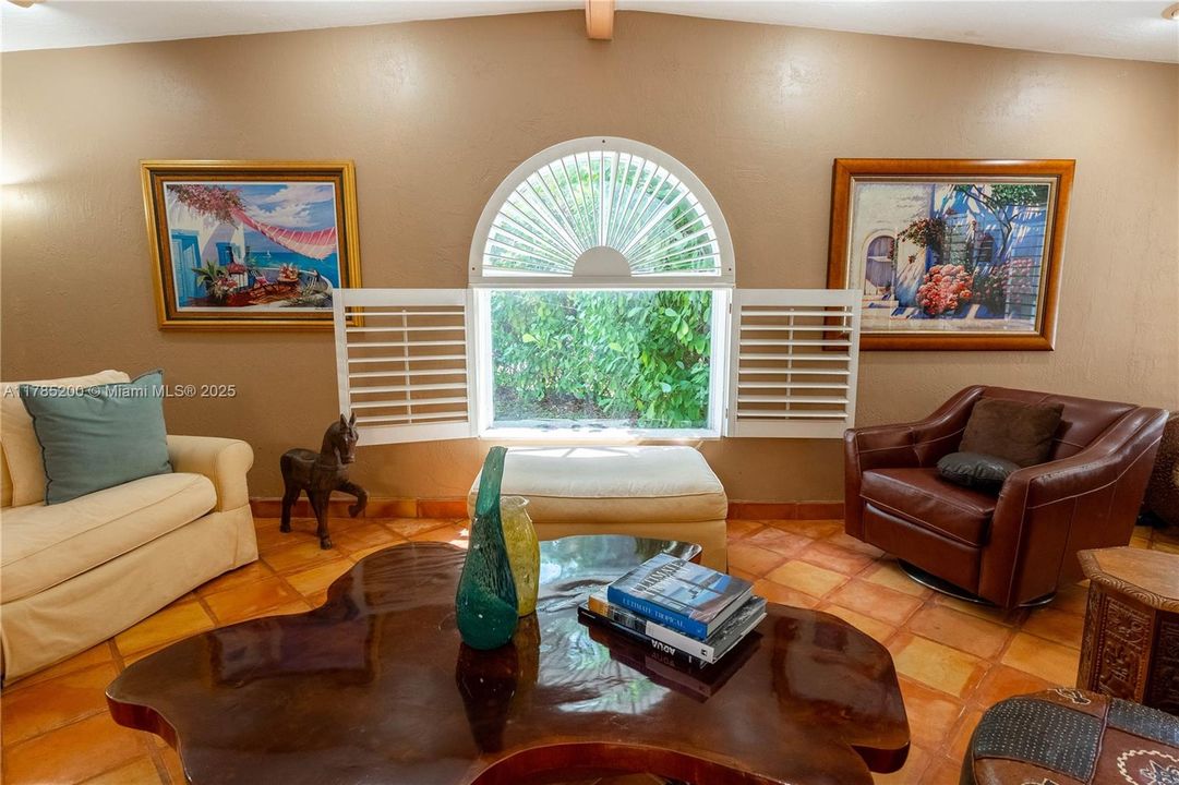 En Venta: $1,650,000 (3 camas, 2 baños, 3747 Pies cuadrados)