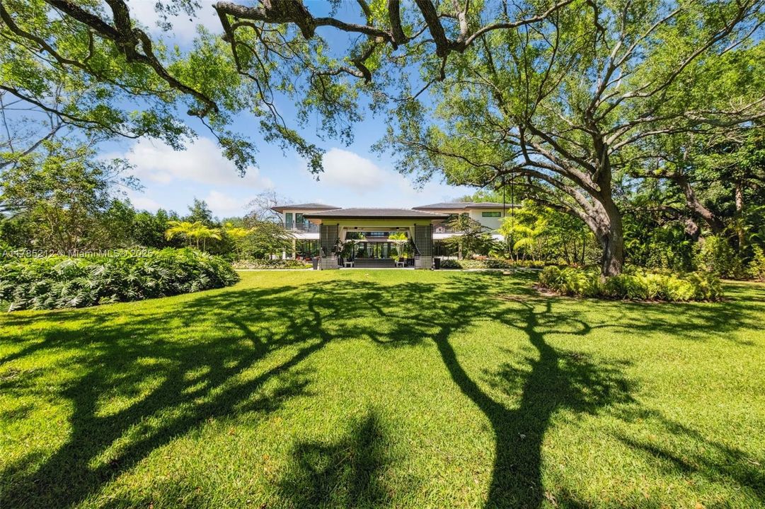 Recently Sold: $10,500,000 (8 beds, 9 baths, 9194 Square Feet)