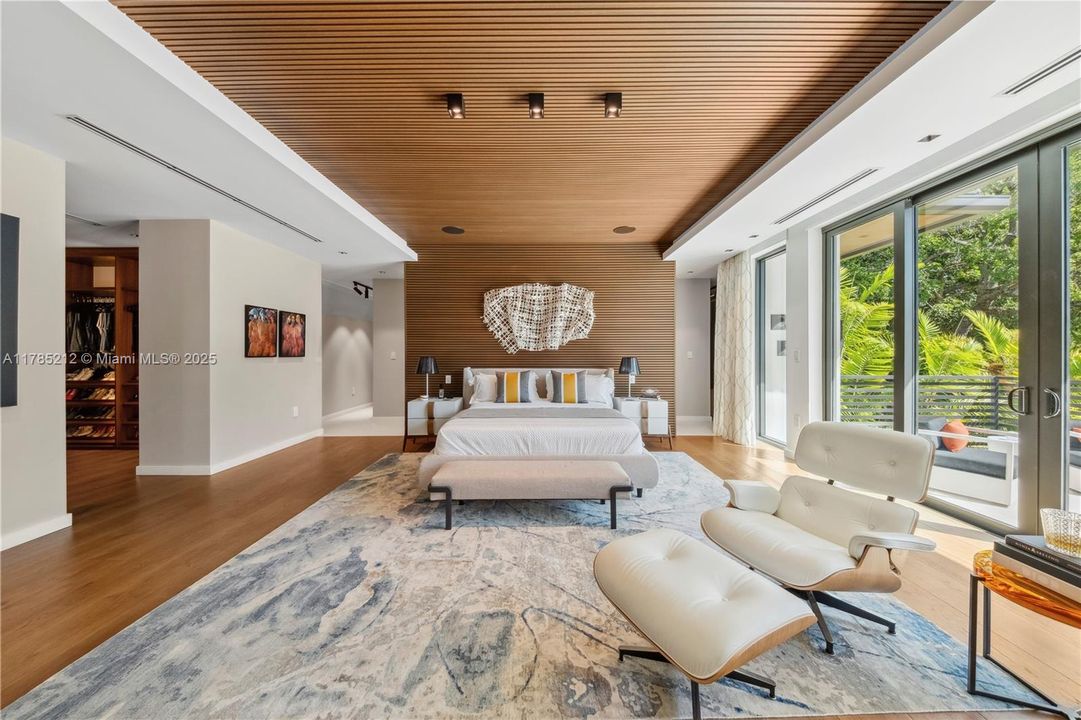 Recently Sold: $10,500,000 (8 beds, 9 baths, 9194 Square Feet)