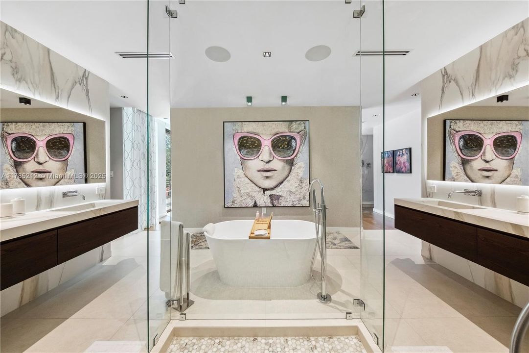 Recently Sold: $10,500,000 (8 beds, 9 baths, 9194 Square Feet)