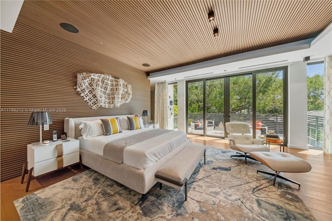 Recently Sold: $10,500,000 (8 beds, 9 baths, 9194 Square Feet)