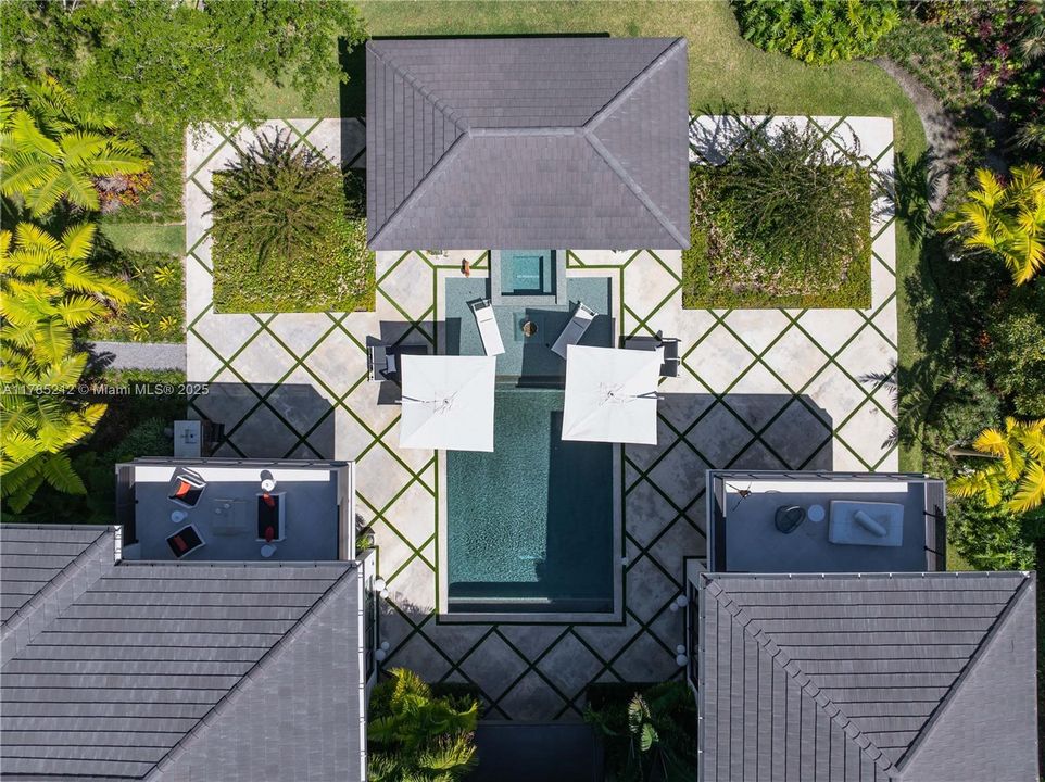 Recently Sold: $10,500,000 (8 beds, 9 baths, 9194 Square Feet)