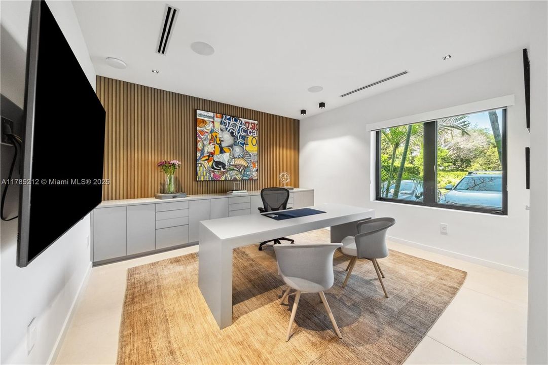 Recently Sold: $10,500,000 (8 beds, 9 baths, 9194 Square Feet)