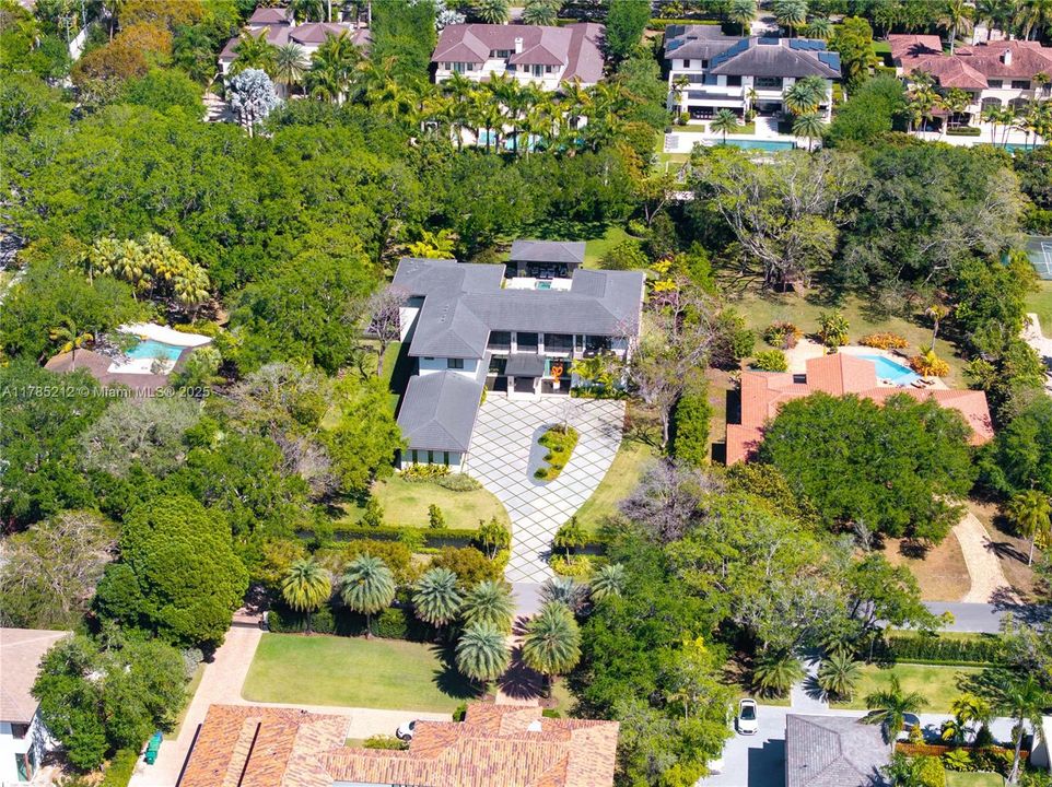 Recently Sold: $10,500,000 (8 beds, 9 baths, 9194 Square Feet)