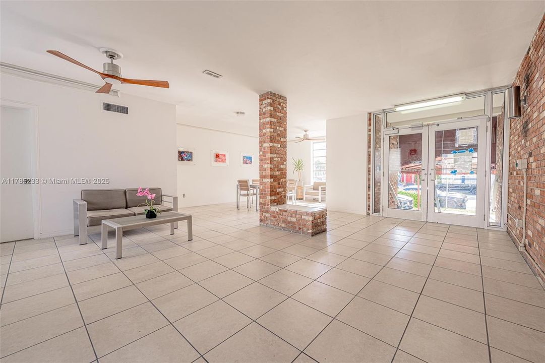 Vendido Recientemente: $225,000 (1 camas, 1 baños, 700 Pies cuadrados)