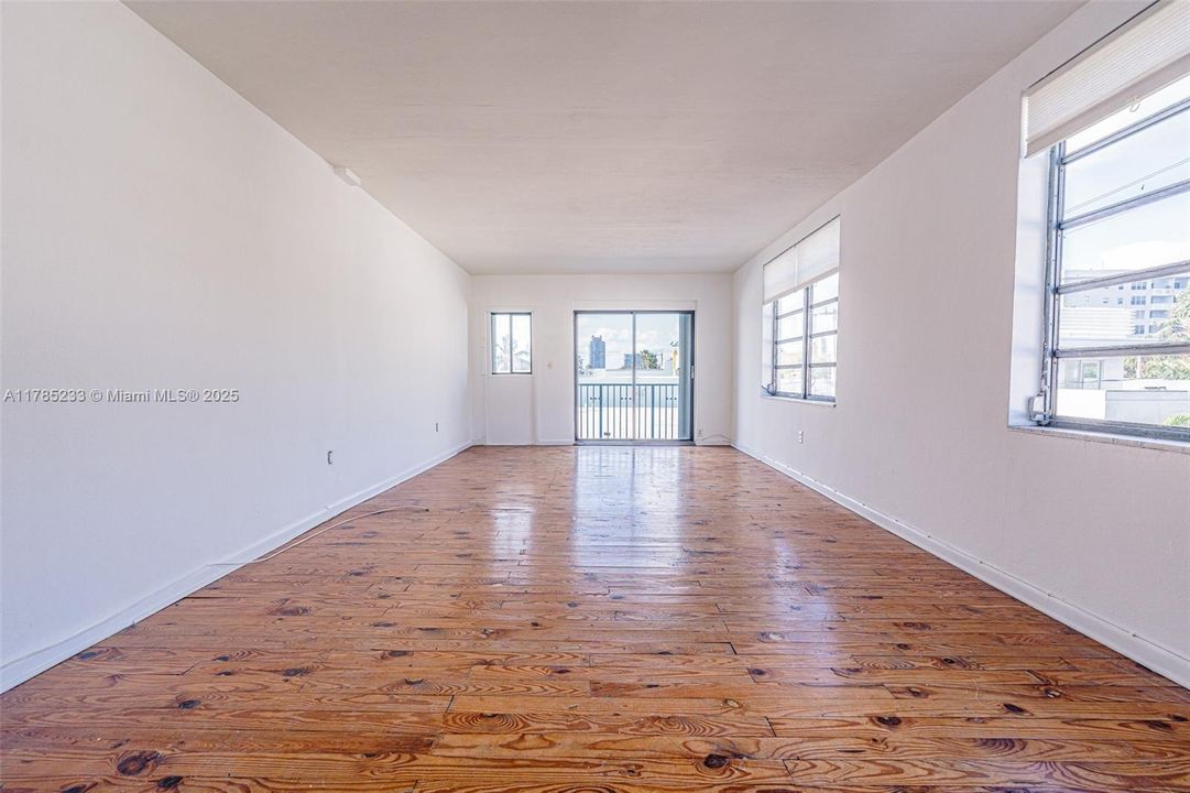 Vendido Recientemente: $225,000 (1 camas, 1 baños, 700 Pies cuadrados)