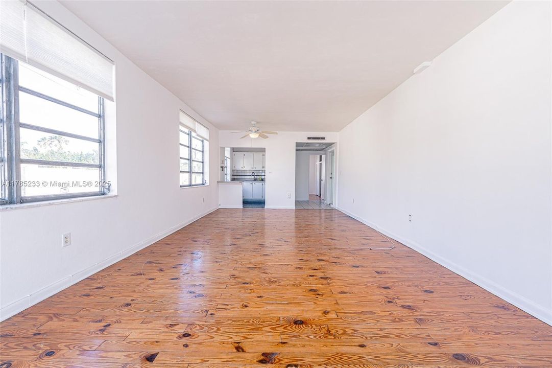 Vendido Recientemente: $225,000 (1 camas, 1 baños, 700 Pies cuadrados)