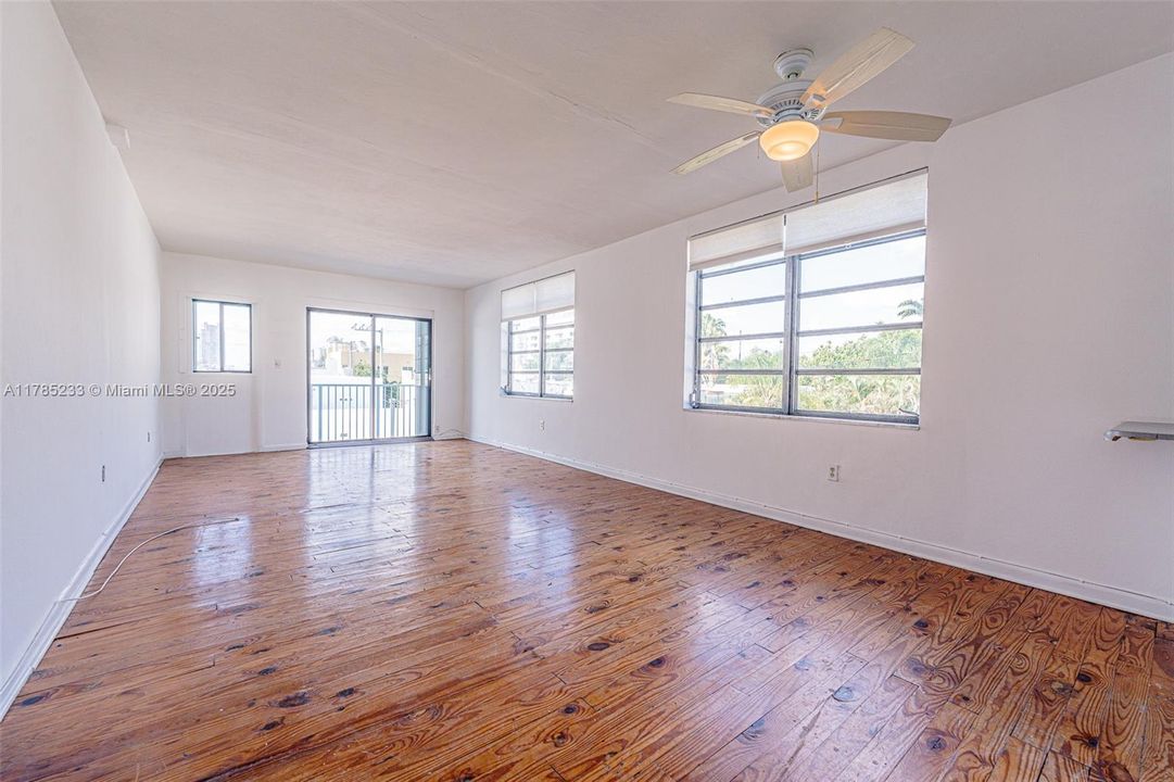 Vendido Recientemente: $225,000 (1 camas, 1 baños, 700 Pies cuadrados)