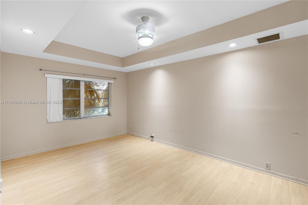 Недавно продано: $785,000 (0 спален, 0 ванн, 0 Квадратных фут)