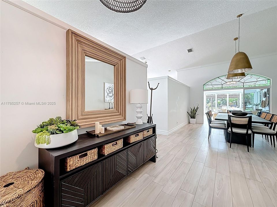 Недавно арендовано: $8,900 (4 спален, 2 ванн, 3529 Квадратных фут)