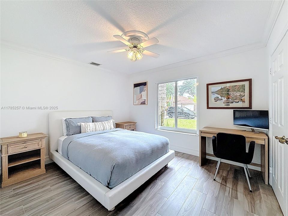 Недавно арендовано: $8,900 (4 спален, 2 ванн, 3529 Квадратных фут)