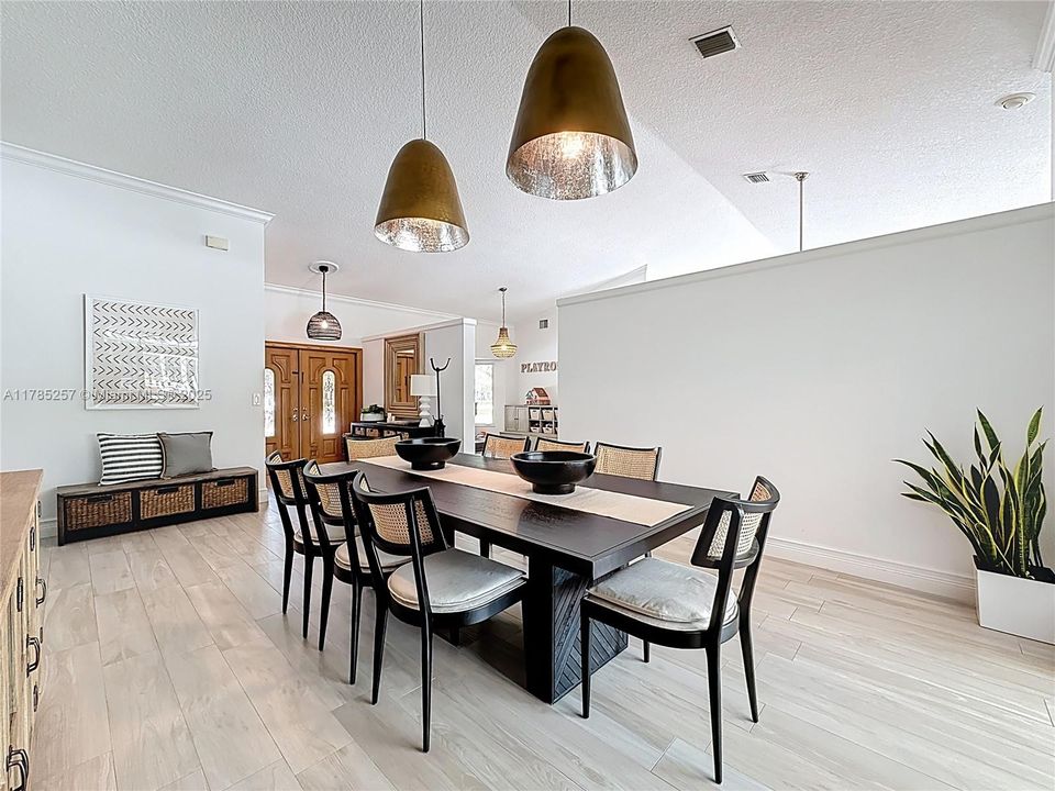 Недавно арендовано: $8,900 (4 спален, 2 ванн, 3529 Квадратных фут)