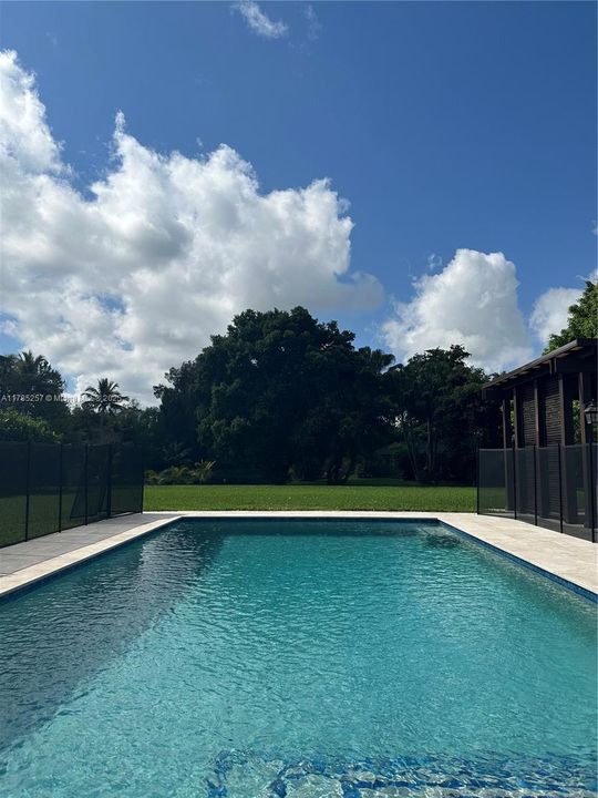 Недавно арендовано: $8,900 (4 спален, 2 ванн, 3529 Квадратных фут)