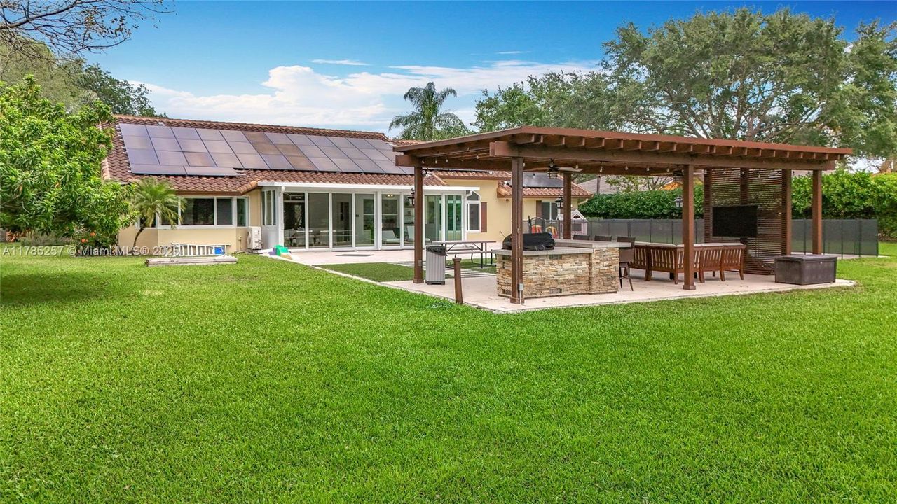 Недавно арендовано: $8,900 (4 спален, 2 ванн, 3529 Квадратных фут)