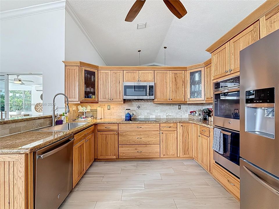 Недавно арендовано: $8,900 (4 спален, 2 ванн, 3529 Квадратных фут)