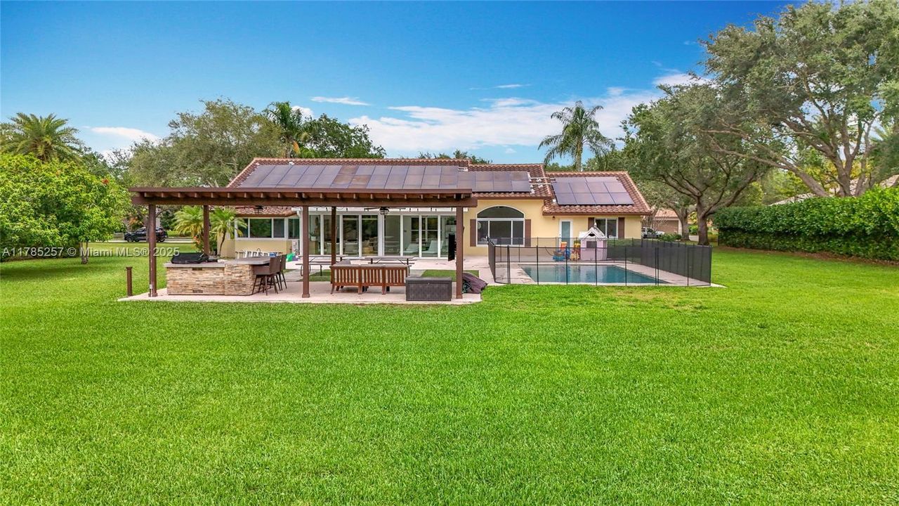 Недавно арендовано: $8,900 (4 спален, 2 ванн, 3529 Квадратных фут)